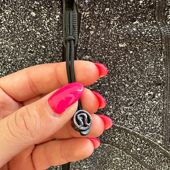 Lululemon Define Jacket - Picture 2 of 5